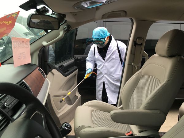 連云港汽車客運(yùn)東站全力做好復(fù)工復(fù)運(yùn)前車輛隱患排查工作2.jpg