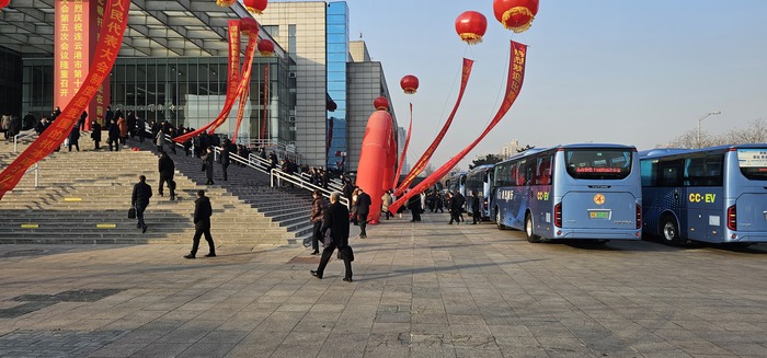 汽車公司圓滿完成“兩會(huì)”運(yùn)輸保障任務(wù) (2).jpg
