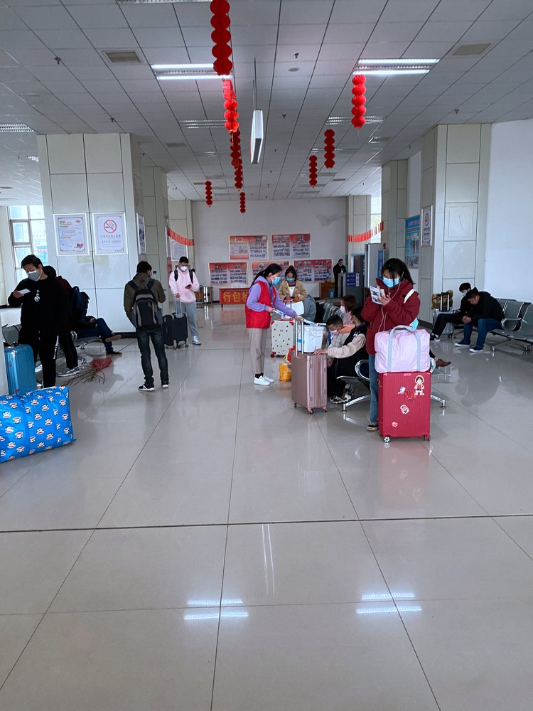 灌云客運站開展“青春有你，平安有我”安全出行志愿活動 (2).jpg