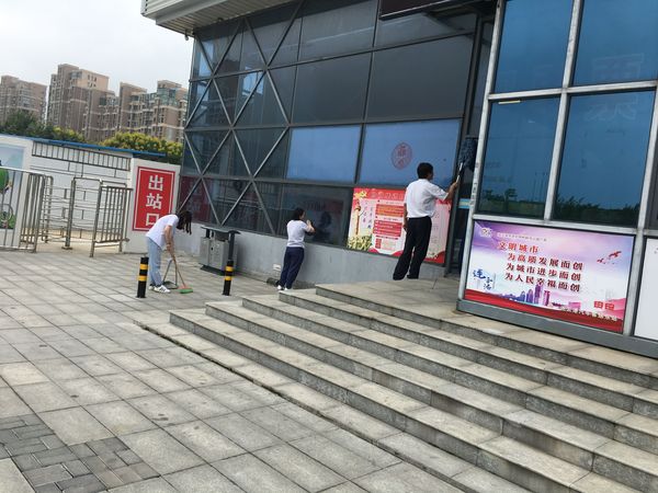 連云公司開展義務(wù)清掃志愿服務(wù)活動2.jpg