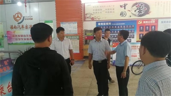 縣領(lǐng)導(dǎo)督查灌南公司“中秋、國(guó)慶”兩節(jié)運(yùn)輸暨建國(guó)70周年大慶維穩(wěn)安保工作.jpg