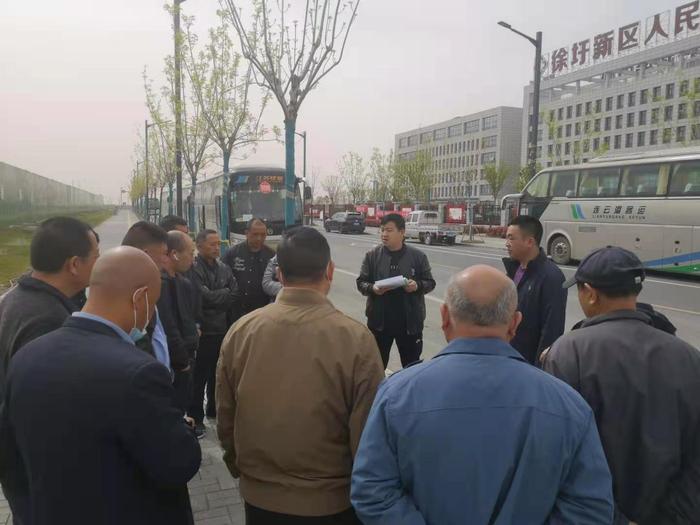 連汽快客公司對“兩不見面”駕駛員開展現(xiàn)場安全教育培訓(xùn)2.jpg