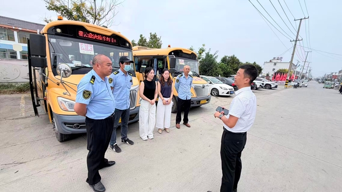 校車上路上線檢查.jpg