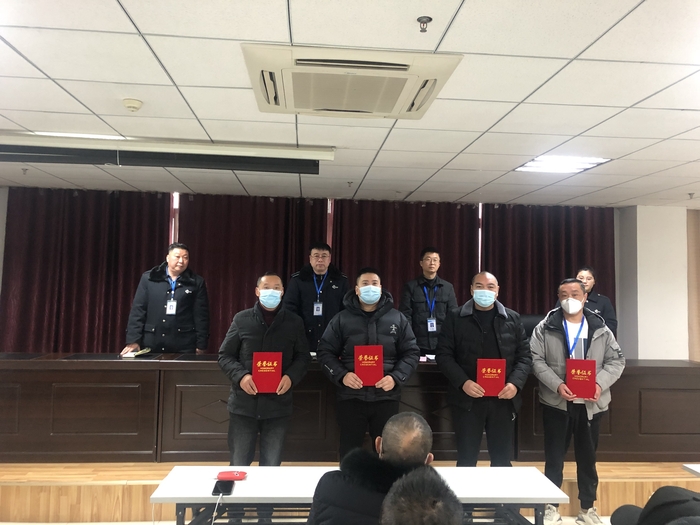 連汽灌云欣達校車召開2021年度安全運營總結(jié)會議 (1).jpg