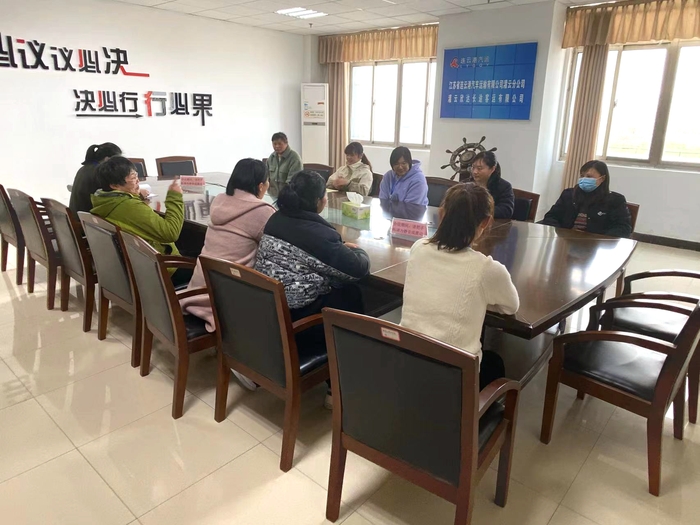連汽灌云公司召開女職工學(xué)習(xí)交流座談會(huì).jpg