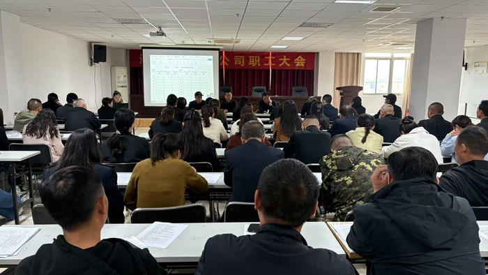 連汽灌云欣達(dá)校車召開春季安全警示教育會 (2).jpg