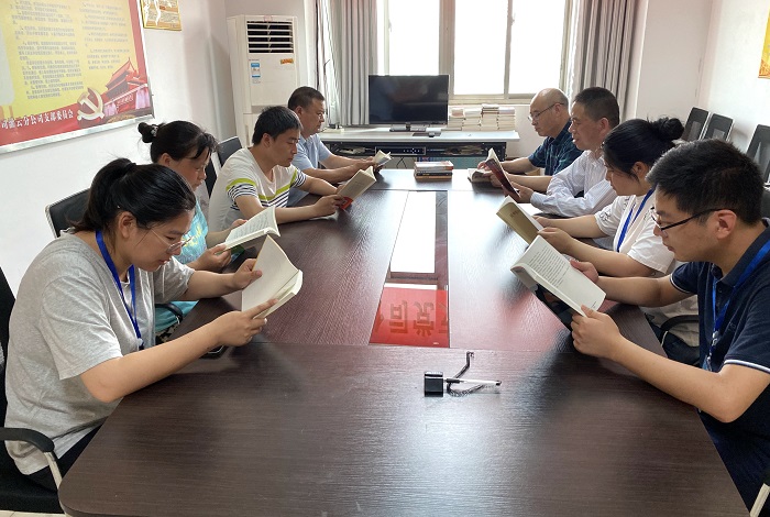 連汽灌云公司組織開(kāi)展“職工讀書(shū)月”活動(dòng) (3).JPG