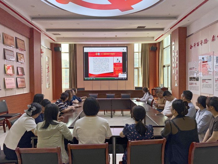 連汽定制客運(yùn)事業(yè)部開展檔案管理培訓(xùn)暨專題講座學(xué)習(xí)活動 (2)_副本.jpg