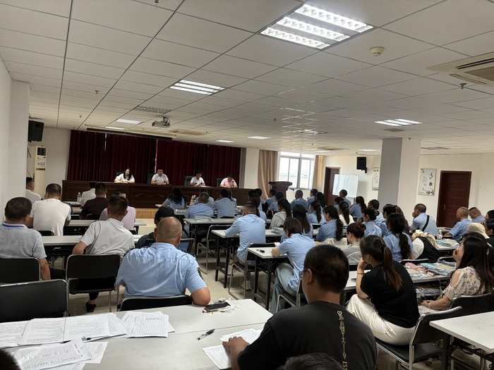 連汽灌云欣達(dá)校車組織召開2026年秋季開學(xué)安全運營動員會議0901趙亮.jpg