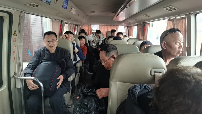 春節(jié)返程高峰來臨，通勤公司積極應對“返程潮”.jpg