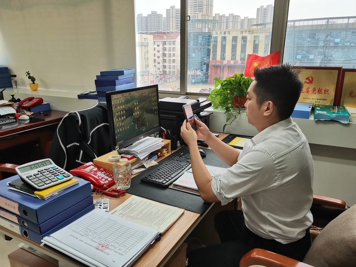連汽客運(yùn)事業(yè)部組織觀看連云港市第十三次代表大會(huì) (3).jpg