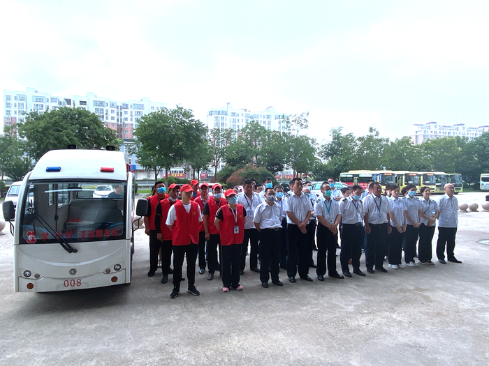 灌云客運(yùn)站“學(xué)雷鋒服務(wù)車”舉行啟用儀式 (1).png