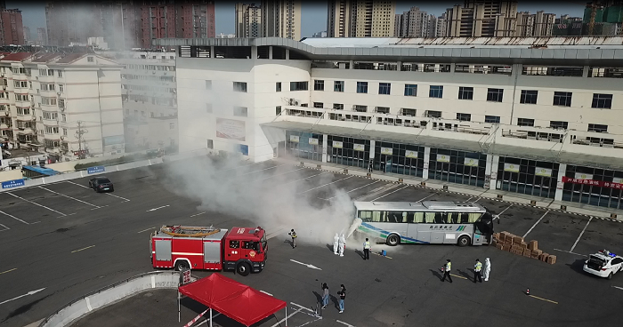 汽車公司開(kāi)展客運(yùn)車輛突發(fā)事件暨疫情防控應(yīng)急救援演練2.png